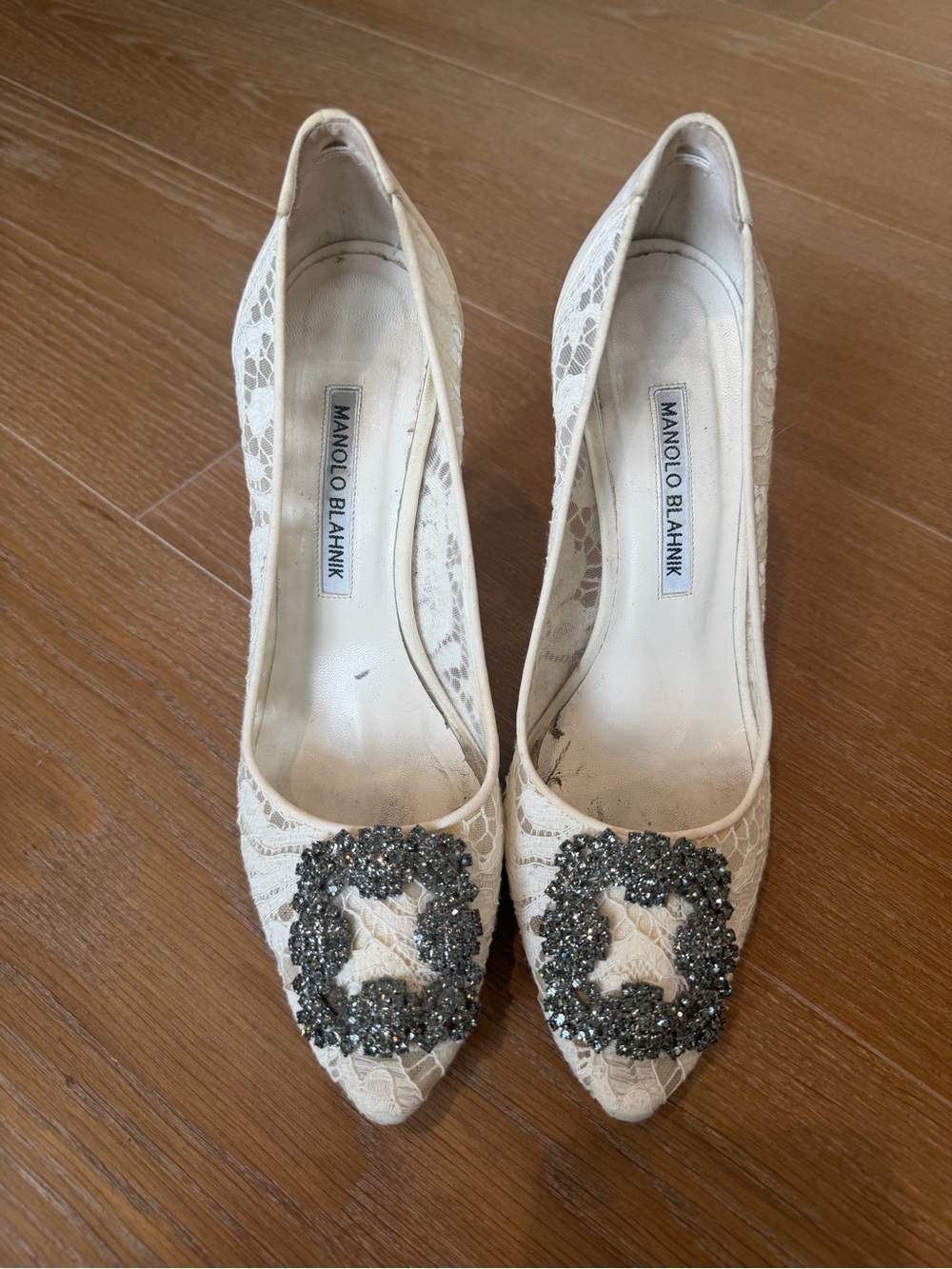 Women's Ivory Lace Embellished Pointed-Toe Pump - Picture 3 of 14
